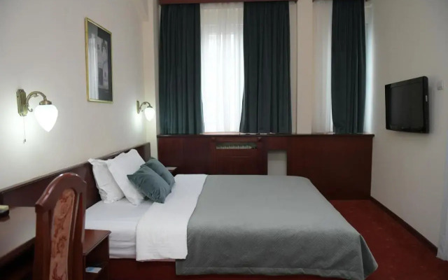 Palace Hotel