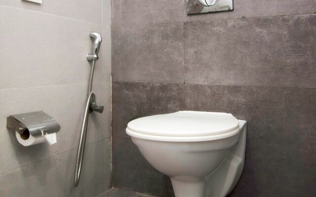 Collection O 132 New Aatish Market