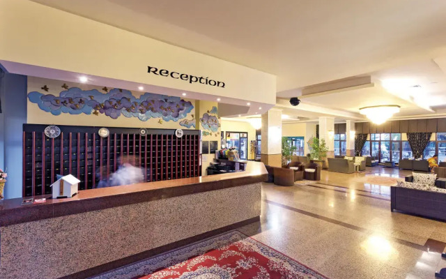 Süral Saray Resort & SPA (+16)