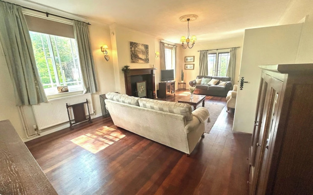 Private Lincoln Retreat - 4 Bedroom House