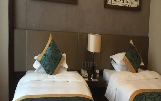 Soluxe Hotel