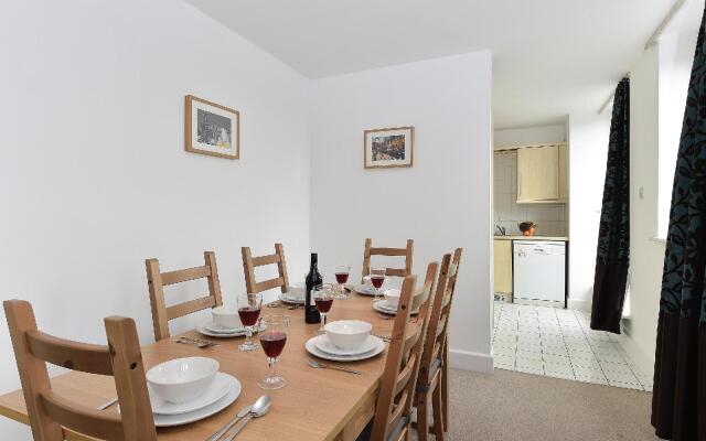 Waterside Níké Apartments