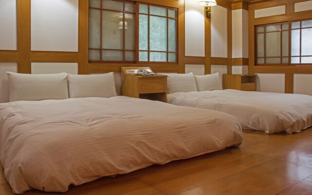 Tong Pu Hotel