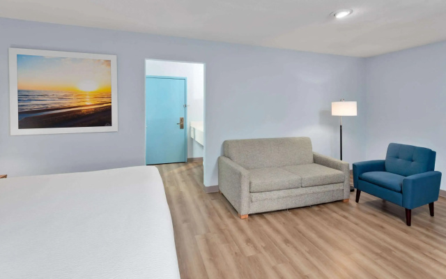 Days Inn & Suites by Wyndham Siler City