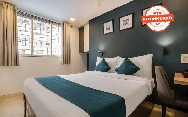 OYO SilverKey 76611 Nirsukh Palace