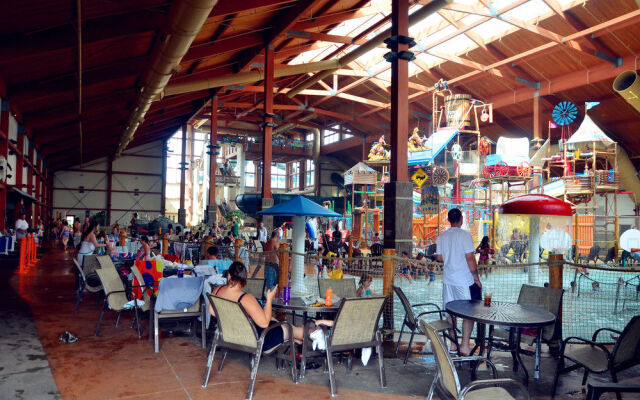 Fort Rapids Indoor Waterpark Resort