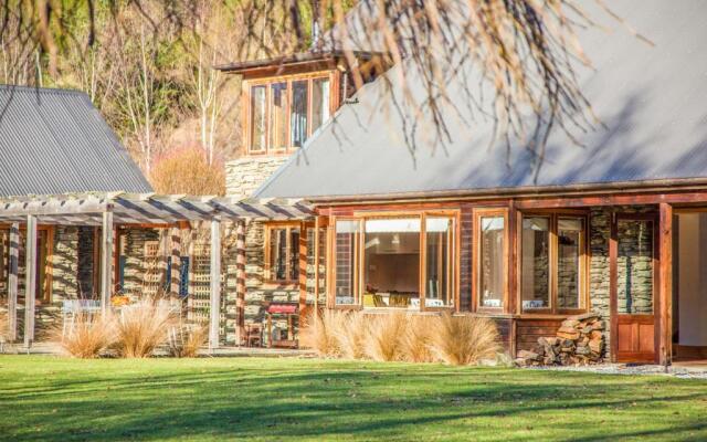 Wharenui Holiday Home by MajorDomo