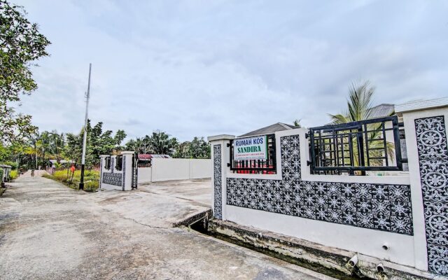 OYO 92176 Sandira Syariah