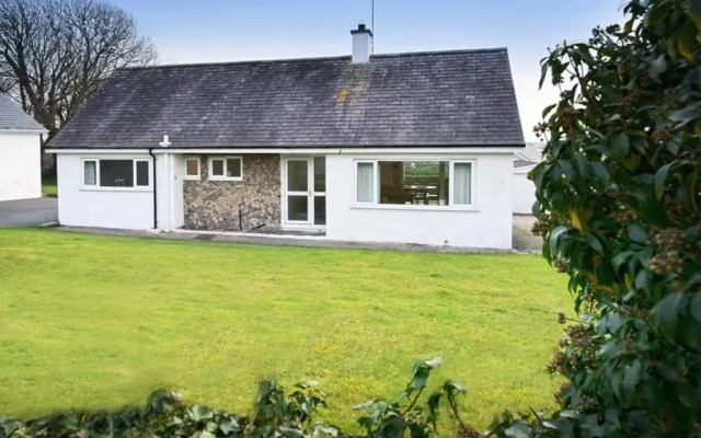 10 Llwyn Onn Beach Hut