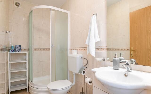 Attractive Apartment in Mastrinka near Sea Beach