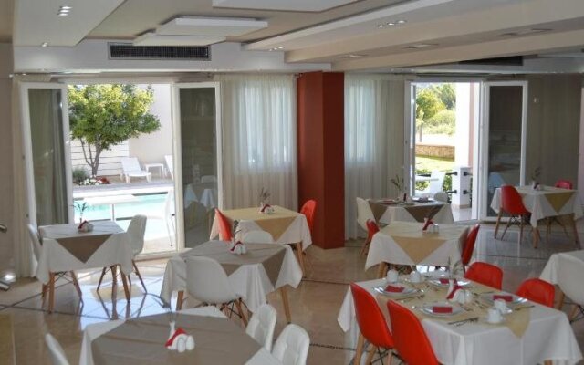 Sun & Sea Luxury Hotel