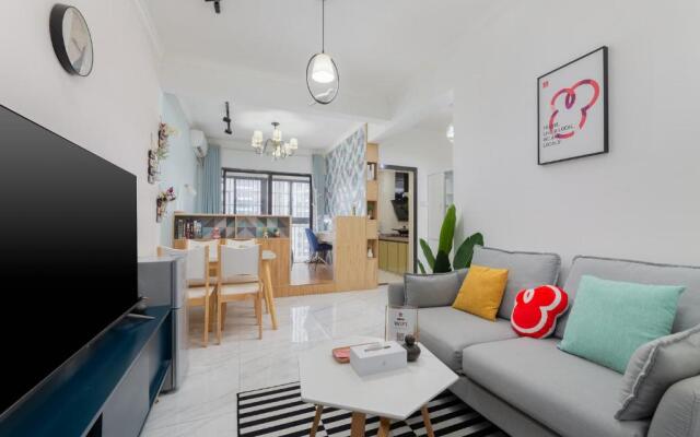 Locals Apartment House 03