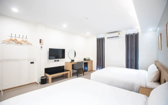 Cubic Bangna Hotel