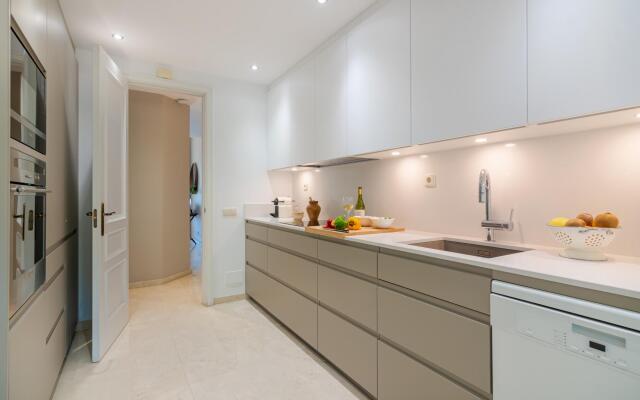 18166 - Superb Front Line Location - Heated Pool