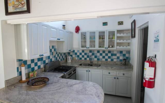 Yellow Canary Beach Villa