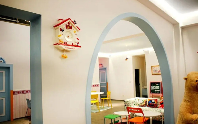 Poetic Castle-Family Theme Villa