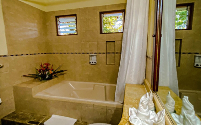 Jaco Hotel Docelunas