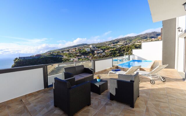 Lovely New 3-Bedroom Villa In Calheta, Leisure Room, Sea-View Casa Da Belita