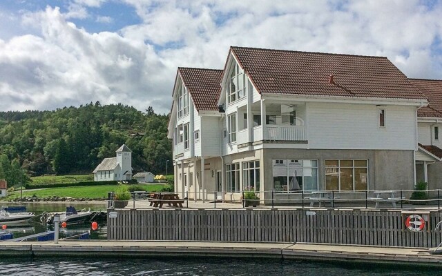 8 Person Holiday Home in Suldalsosen