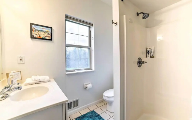 Game Room & On-site Snow Trails! Bellaire Retreat