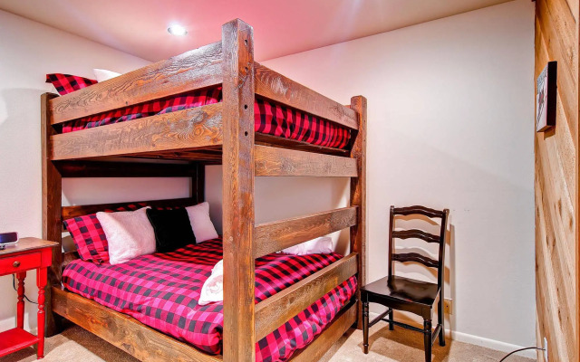 Ridgepoint Townhomes by East West Hospitality