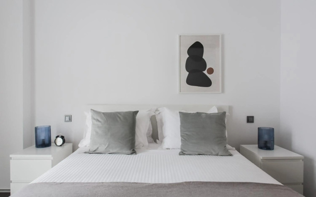 Industrial 1BR Apartment in Ampelokipoi Area by UPSTREET