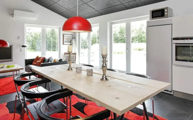 6 Person Holiday Home in Strandby-by Traum