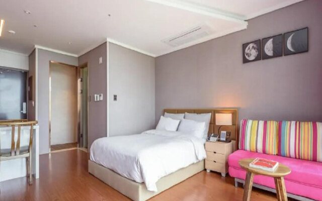 Friemily Pool Villa & Hotel