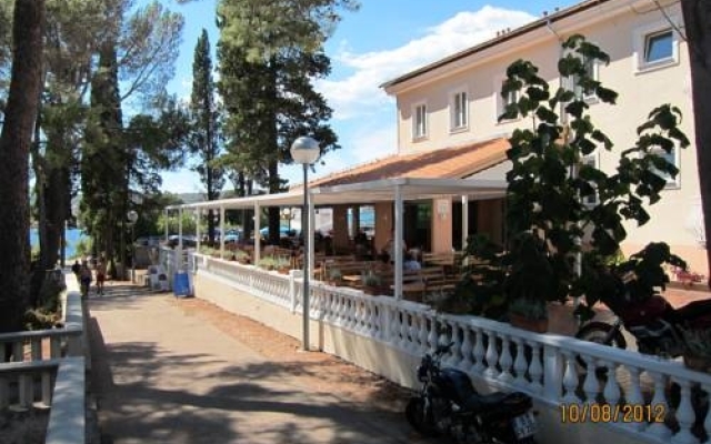 Hotel Bor