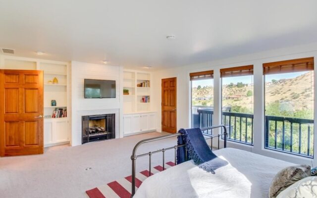 Chic Highlands Hideaway