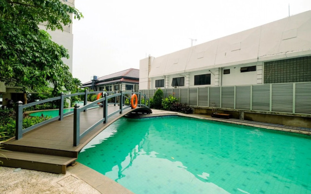 Comfy Studio at Capitol Park Apartment