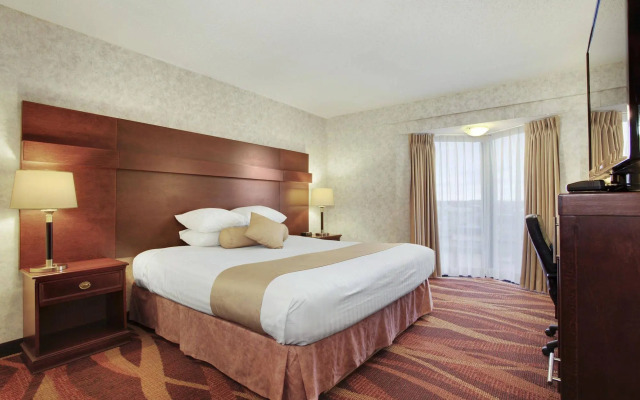 Travelodge by Wyndham Lloydminster