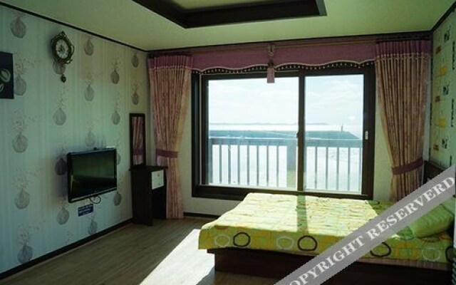 Mongsanpo Sound of Sea Wave Pension