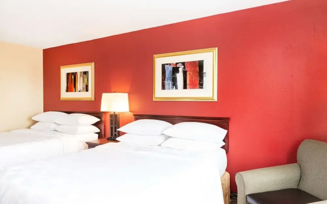 Aviator Hotel Suites, BW Signature Collection
