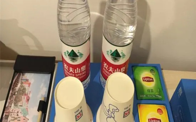 Elong ME Hotel (Guangzhou Panyu Shigang Pedestrian Street)