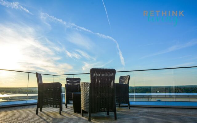 The Penthouse at Hewitt