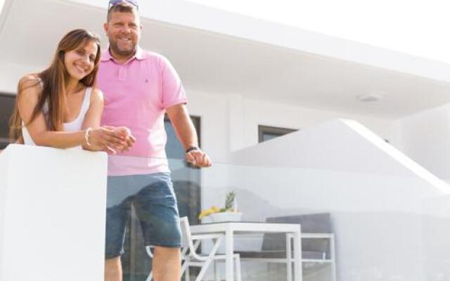 Thea Apartments By Skinos