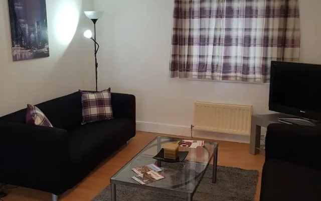 Executive Open Plan Apartment in Leith