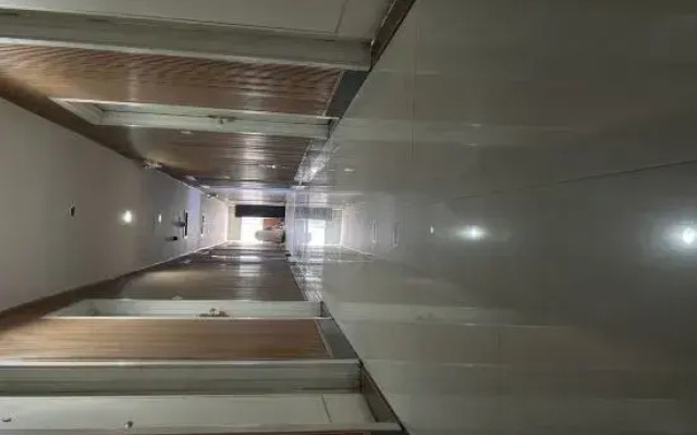 Sunshine Holiday Hotel