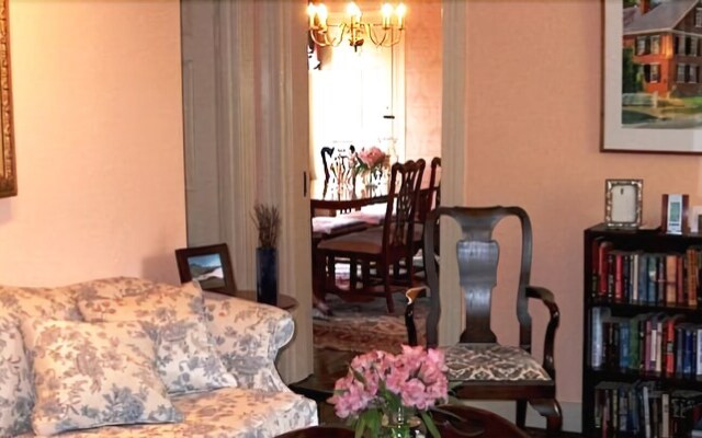 The Charleston House Bed & Breakfast