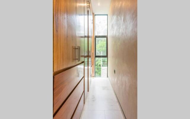 Villa Isla - Jacuzzi and Chef includ 4 BR 8 PPL