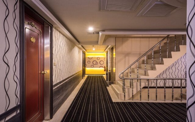 Golden Phoenix Hotel