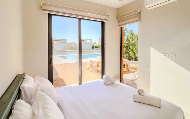 Xuru Stays I Astounding 3bdr Villa @ Tawila Pool Front