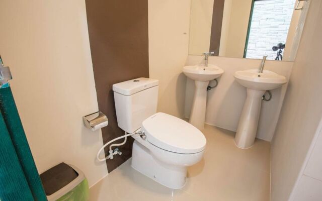 The Zell Budget Hotel Buriam
