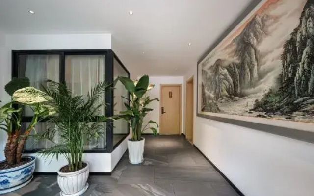 Floral Hotel·Kunming Aromatic Garden hotel (Kunming Guandu Ancient Town)