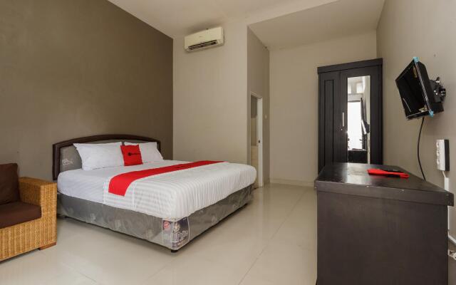 RedDoorz Syariah near Taman Air Mancur Bogor