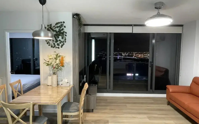 Luxury 2B2B Well Furnished Spectacular View