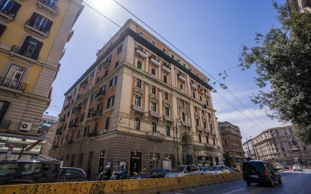 Pink Rose in Naples With 1 Bedrooms and 1 Bathrooms