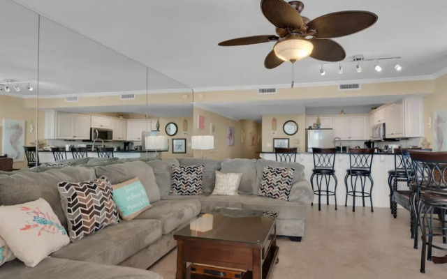 Pelican Beach Resort 1201