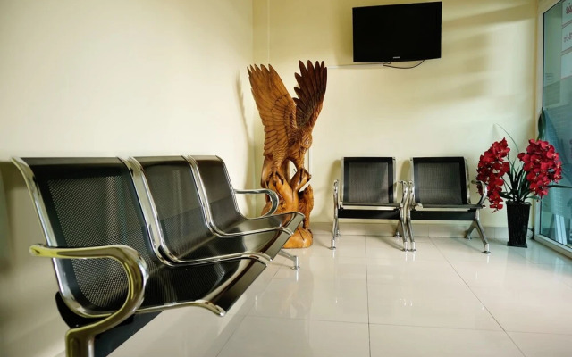 OYO 733 Mina Homestay